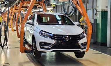 На АВТОВАЗе собрали первую рестайлинговую Lada Vesta