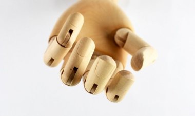 Левши зарабатывают меньше правшей