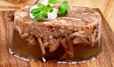 Диетолог объяснила, что холодец нельзя есть при подагре и других болезнях