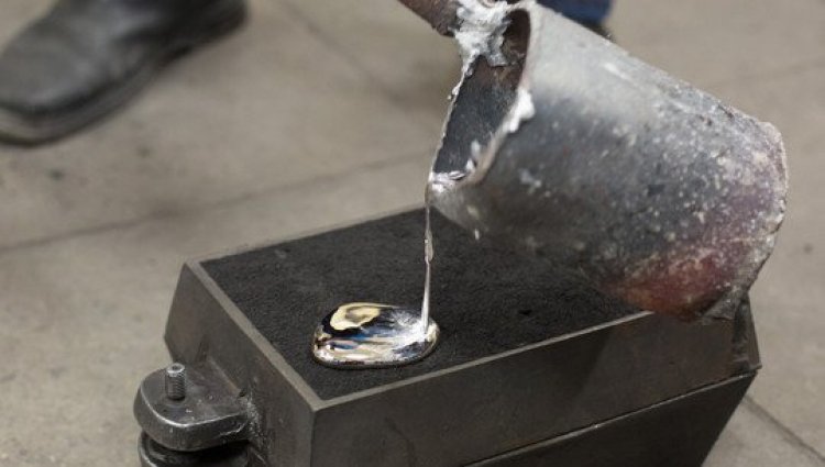 Уральские ученые научили нейросеть определять вязкость жидких металлов
