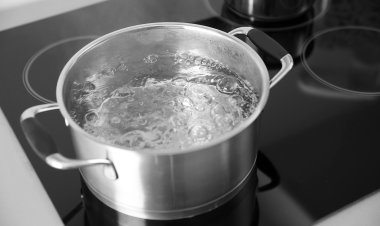 Чистит, лечит, развлекает: 11 необычных способов использования кипятка