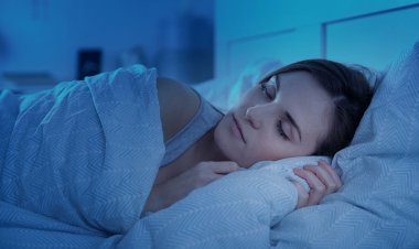 Названа привычка перед сном, из-за которой у вас станут выпадать волосы