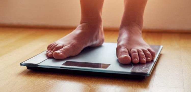 Диетолог объяснил важность регулярного взвешивания контролем веса и коррекцией рациона