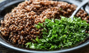 Гречневая каша может быть вредной для людей с болезнями пищеварения и почек