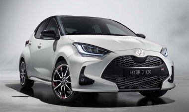 У Toyota Yaris появилась мощная гибридная версия и новый интерьер