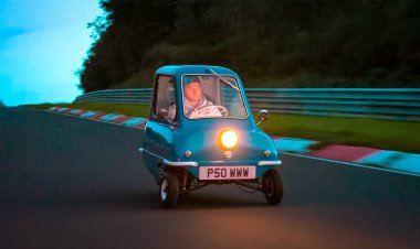 Самую маленькую и медленную машину в мире вывели на Нюрбургринг