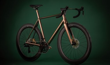 Компания Aston Martin показала «самый совершенный в мире» титановый велосипед