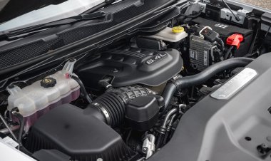 Официально: Jeep лишил флагманские внедорожники V8 Hemi