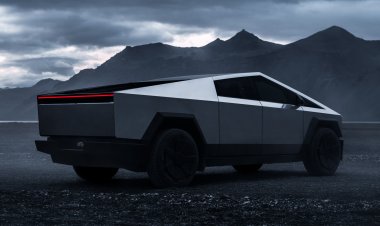 Дрэг-гонка: Tesla Cybertruck с Porsche 911 на прицепе против Porsche 911