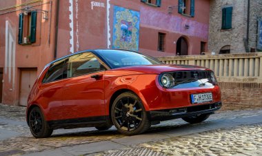 Ретрохэтчбек Honda e бесславно ушёл с ключевого рынка