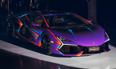 Компания Lamborghini представила арт-версию супергибрида Revuelto