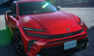 Компания Toyota представила кроссовер Crown Sport PHEV