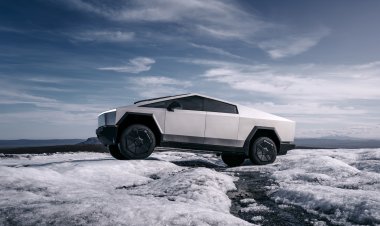 Владельцы электропикапов Tesla Cybertruck предлагают всем желающим арендовать машины посуточно