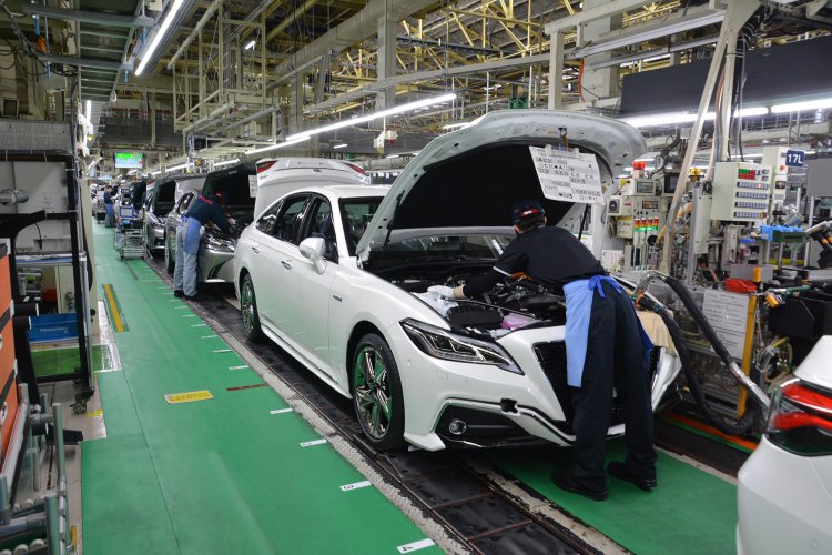Toyota побила свой рекорд, выпустив 9 млн машин за неполный год