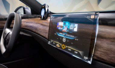 Компания Continental совместно с брендом Swarovski выпустили дисплей для машин