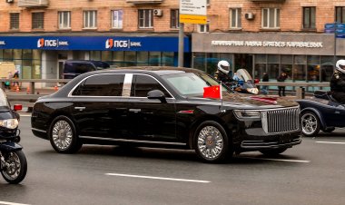 Aurus Путина или Hongqi Си Цзинпиня?