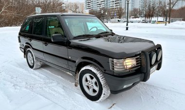 В Москве продают почти новый Land Rover Range Rover 2001 года