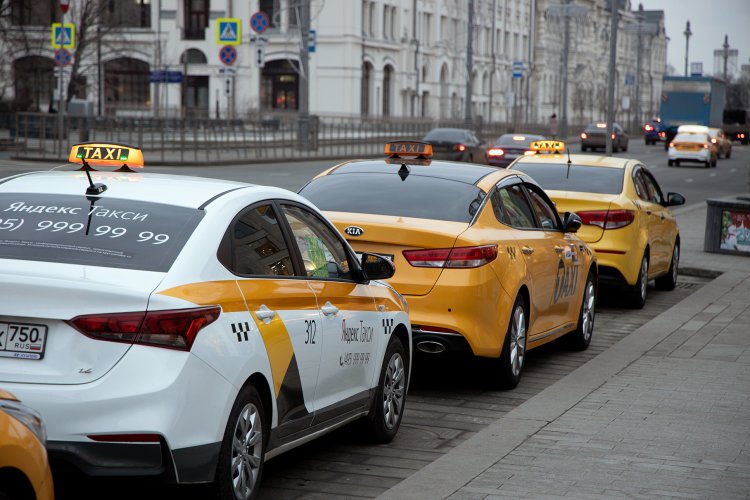 В Госдуме одобрили законопроект о локализации автомобилей такси