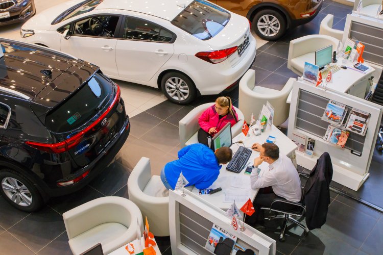 В российских дилерских центрах снова продают официальные Kia, Nissan и Subaru с заводской гарантией