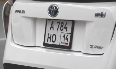 Латвия начнет конфискацию машин с российскими номерами