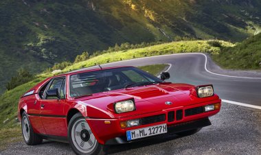 Компания BMW выпускает оригинальные запчасти для старых автомобилей, которые не выпускаются десятилетиями