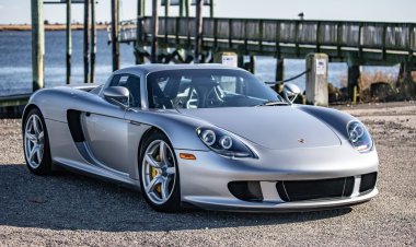 В продаже появился редчайший суперкар Porsche Carrera GT с особым декором