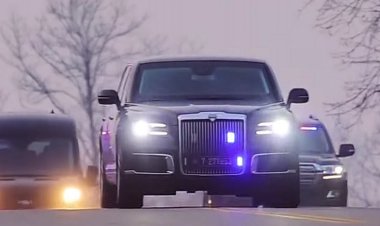 Видео: первый глава иностранного государства пересел на Aurus