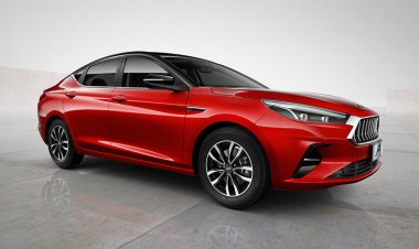 Китайский JAC J7 подешевел в России более чем на полмиллиона рублей