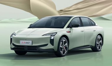 Премиальная марка Hongqi представила конкурента Xiaomi SU7