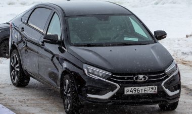 Чиновников стали пересаживать на Lada Aura еще до серийной сборки