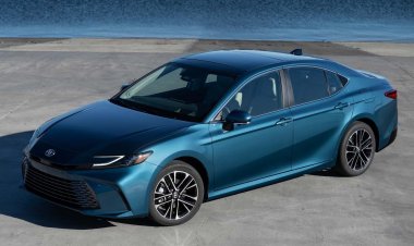 В США стартовали продажи новой Toyota Camry: дешевле, чем ожидалось