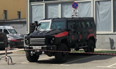 Московский метрополитен приобрел десятитонный броневик со шноркелем