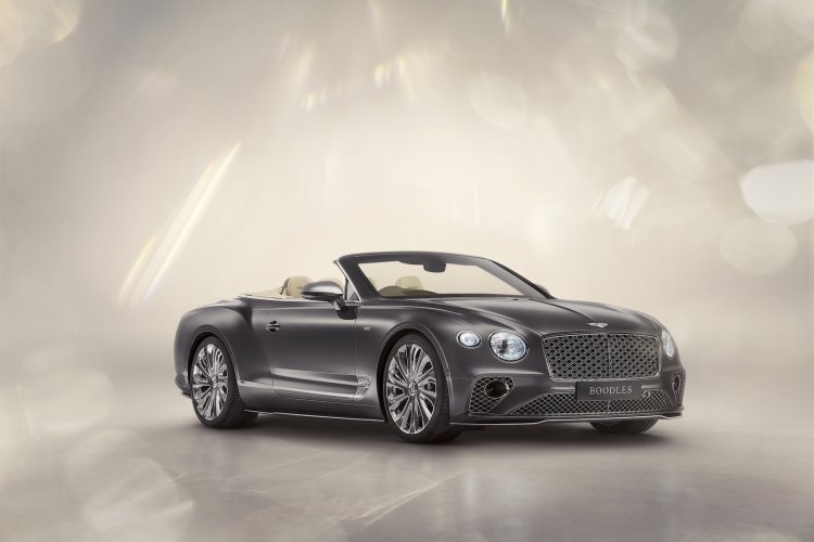 Компания Bentley выпустила кабриолет Continental GTC с «золотым» интерьером