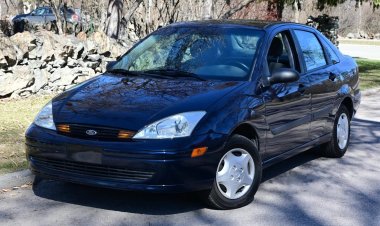 Забытый дилером 20 лет назад Ford Focus за бесценок пустили с молотка