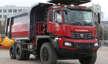 КамАЗ впервые показал очень широкий 50-тонный самосвал