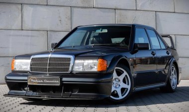 В России выставили на продажу редчайший Mercedes-Benz 190E Evo II