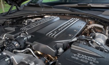 Cadillac отказался от плана быстрой и полной электрификации