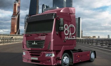 В России оценили в рублях юбилейный тягач МАЗ к 80-летию завода