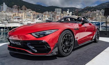 Отделение Mercedes-AMG представило лимитированный спидстер PureSpeed