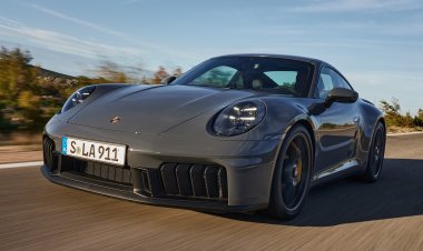 Спорткар Porsche 911 впервые получил гибридную версию