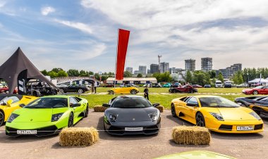 Автовыходные на Гребном: автомобили и регата