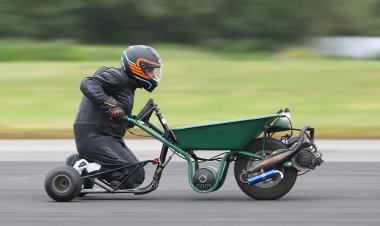 В Англии построили самую быструю в мире садовую тележку