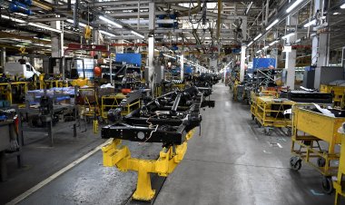 В России на 31,5 процента снизился объем выпуска легковых автомобилей