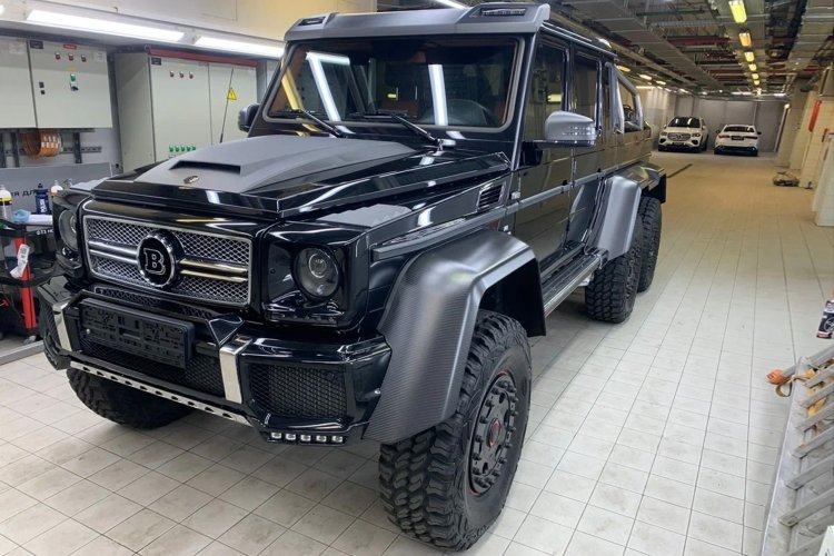 В Москве продают шестиколесный пикап Mercedes-AMG G 63