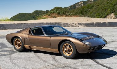 На продажу выставят Lamborghini Miura, который с 80-х годов выполнял роль мебели