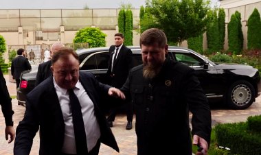 Рамзан Кадыров посетил северокавказские регионы на лимузине Aurus