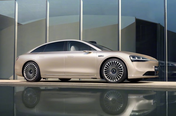 Опубликованы фотографии салона конкурента Mercedes-Maybach S-Class от Huawei