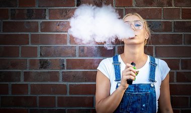 Доказано: вейпинг вредит мозгу студентов