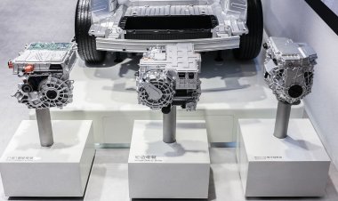 Geely подтвердила скорый дебют гибрида с запасом хода 2000 км