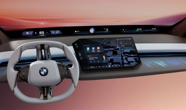 BMW показала новую систему iDrive с проекцией на все лобовое стекло